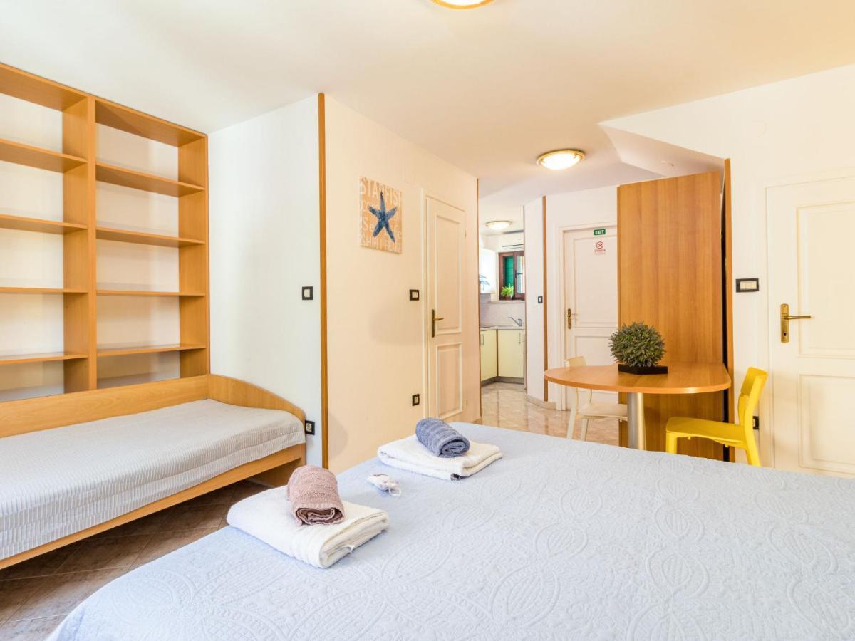 Apartment Antonella & Napoletano-1 By Interhome Umag Bagian luar foto